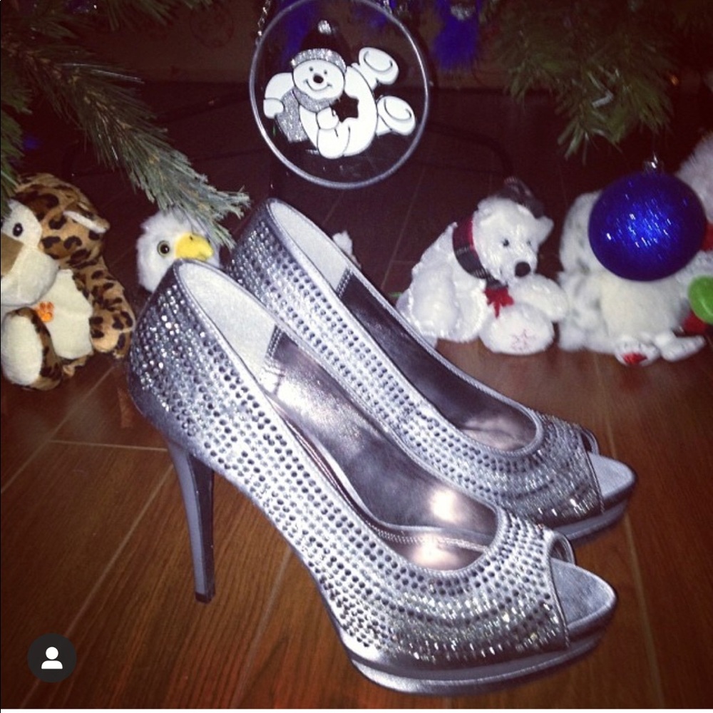Gorgeous shoes . Le Chateau. Size 7,5